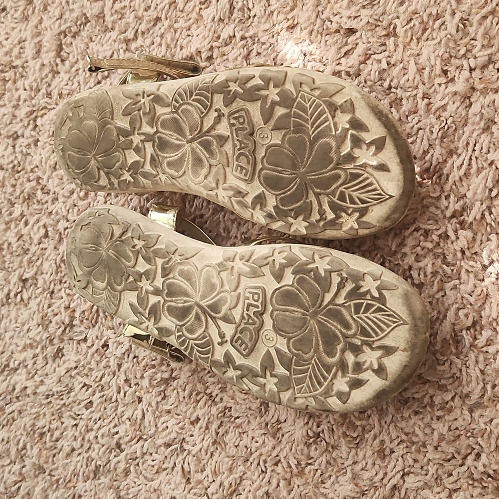 Sandals - Picture 3 of 3